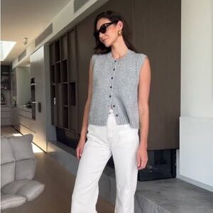 DISSH Foster Sleeveless Cardigan Sweater Vest